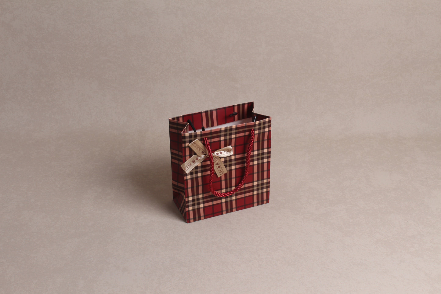 5.5" x 5.75" x 2.75" %bag%