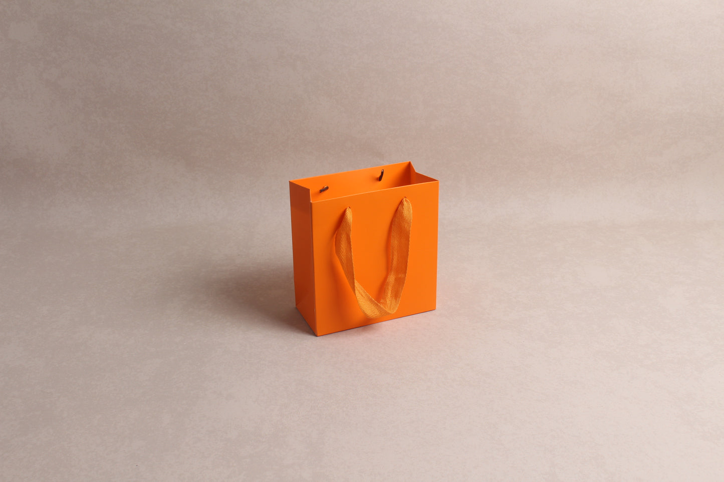5.5" x 5.75" x 2.75" %bag%