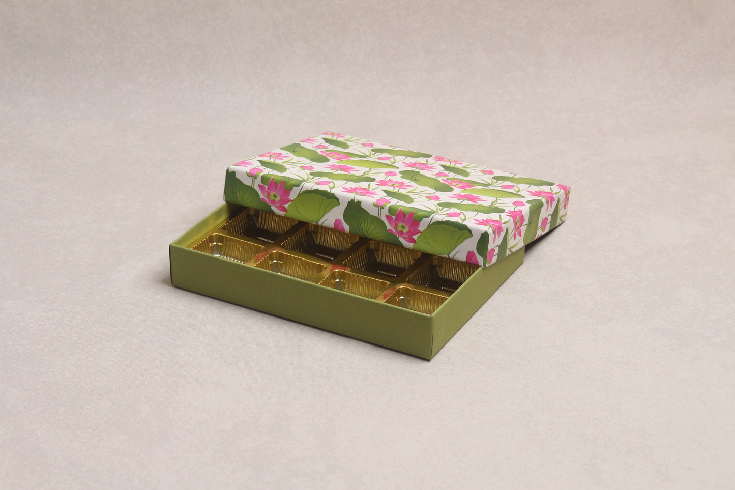 7.5" x 5.75" x 1.25"