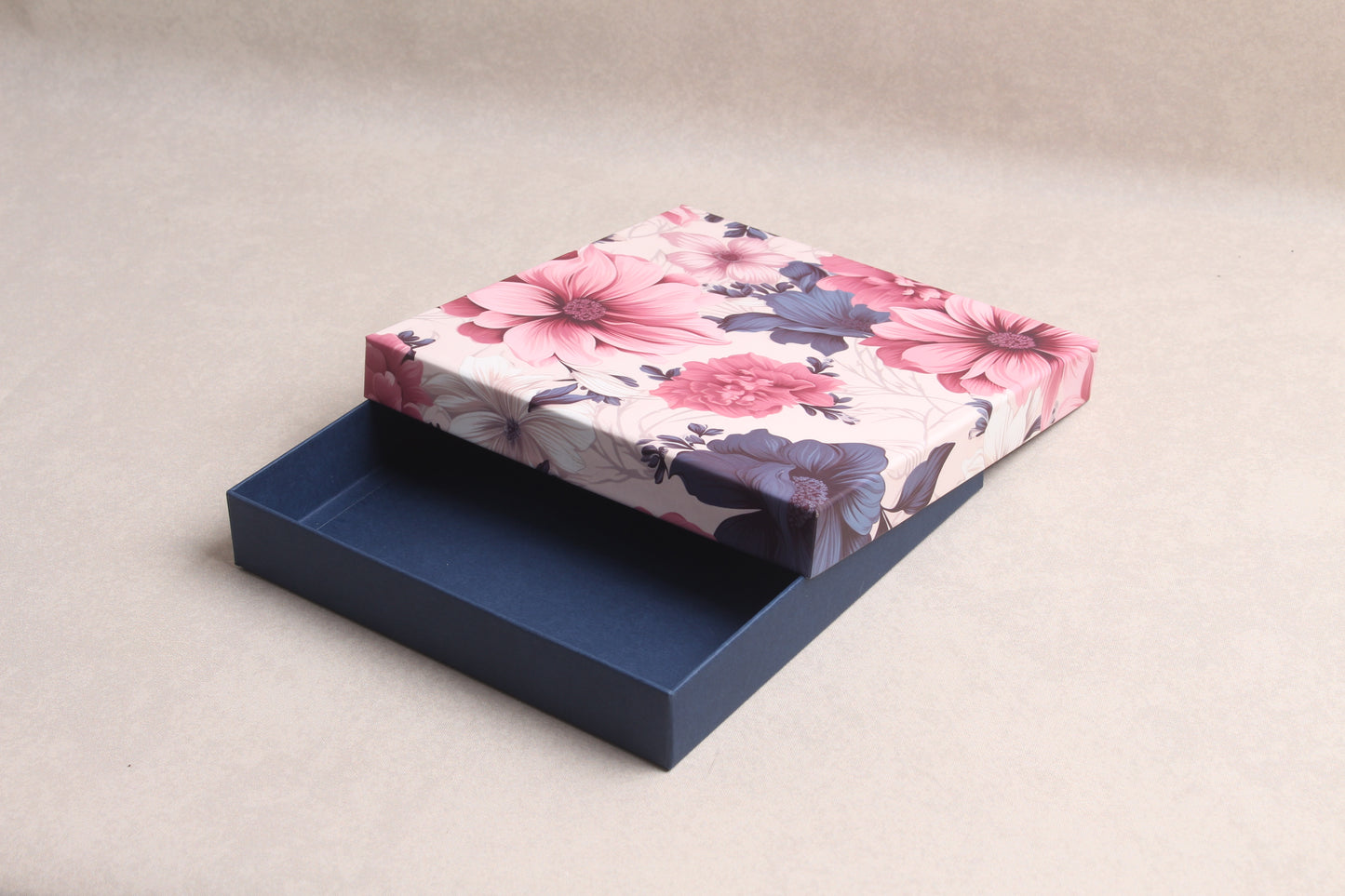 7.5" x 7.5" x 1.25"