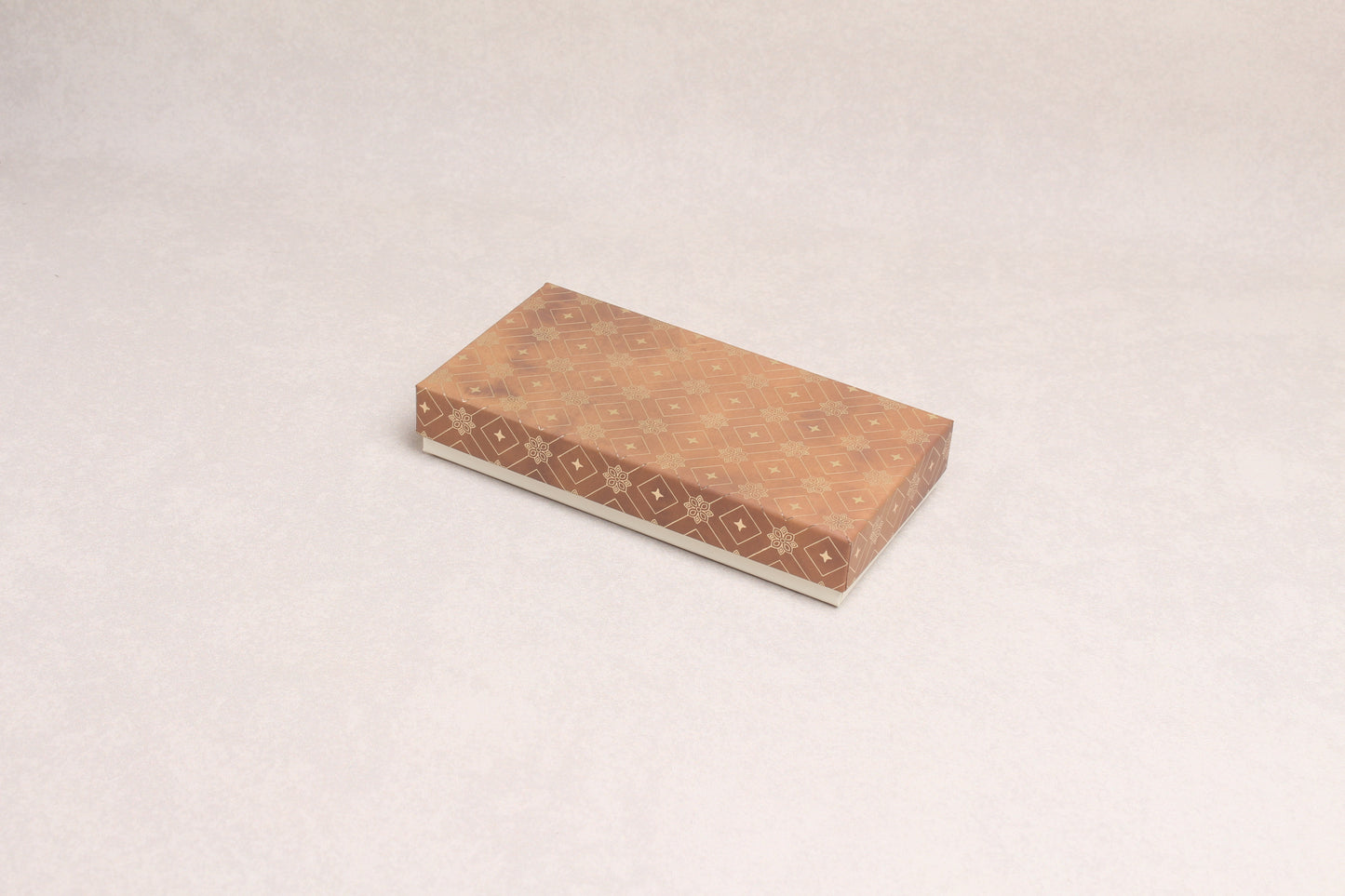 7.5" x 4" x 1.25"