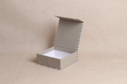 5.5" x 5.5" x 2" %mag%
