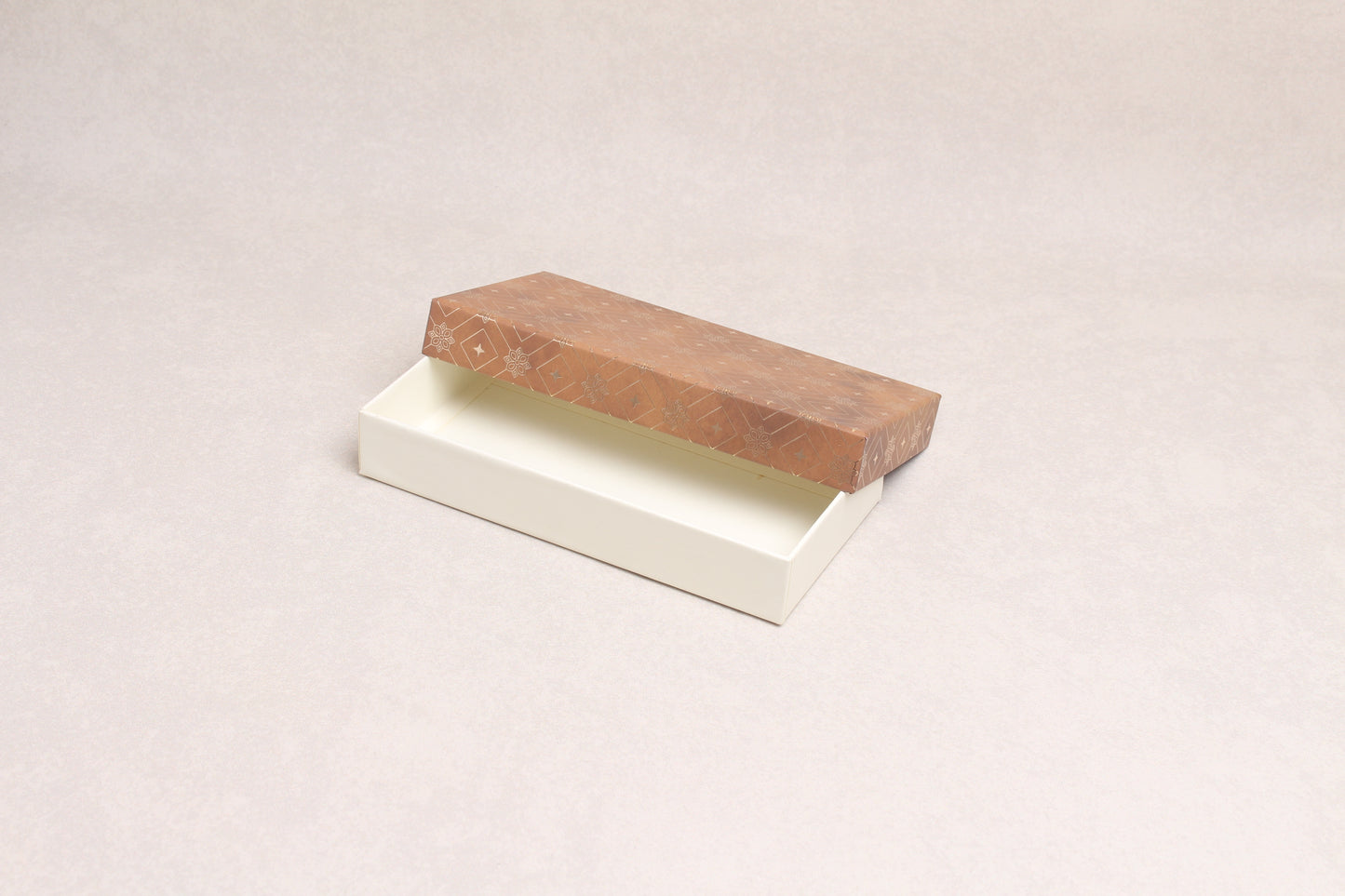 7.5" x 4" x 1.25"