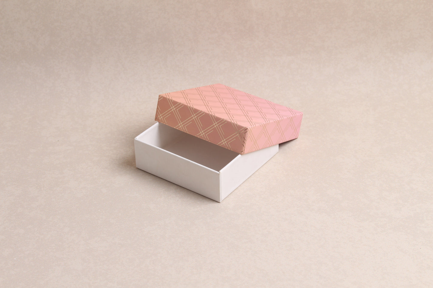4" x 4" x 1.25"