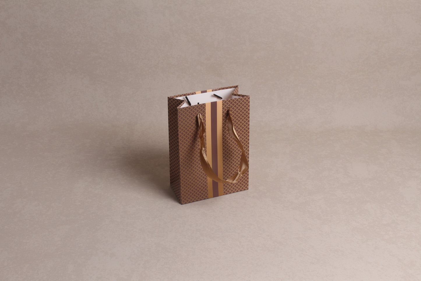 4.75" x 6.5" x 2.25" %bag%