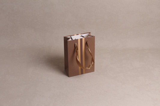 4.75" x 6.5" x 2.25" %bag%