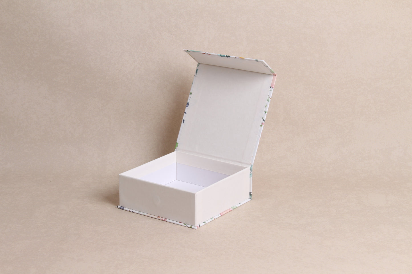 5.5" x 5.5" x 2" %mag%
