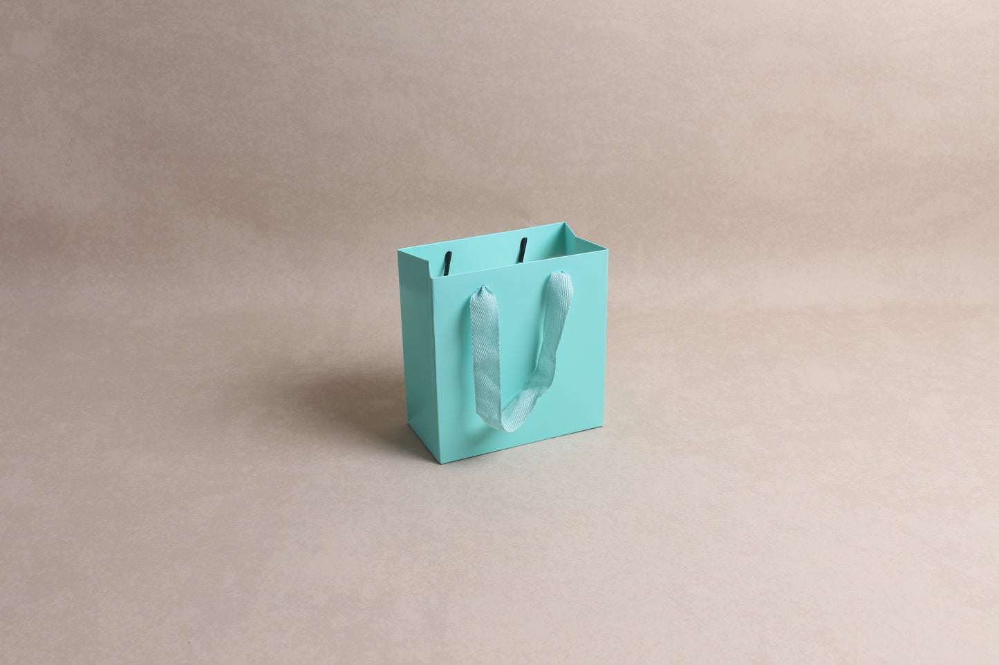 5.5" x 5.75" x 2.75" %bag%