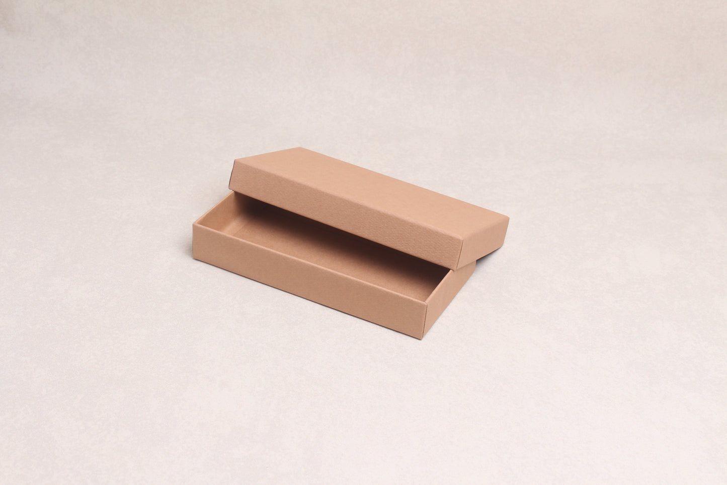 7.5" x 4" x 1.25"