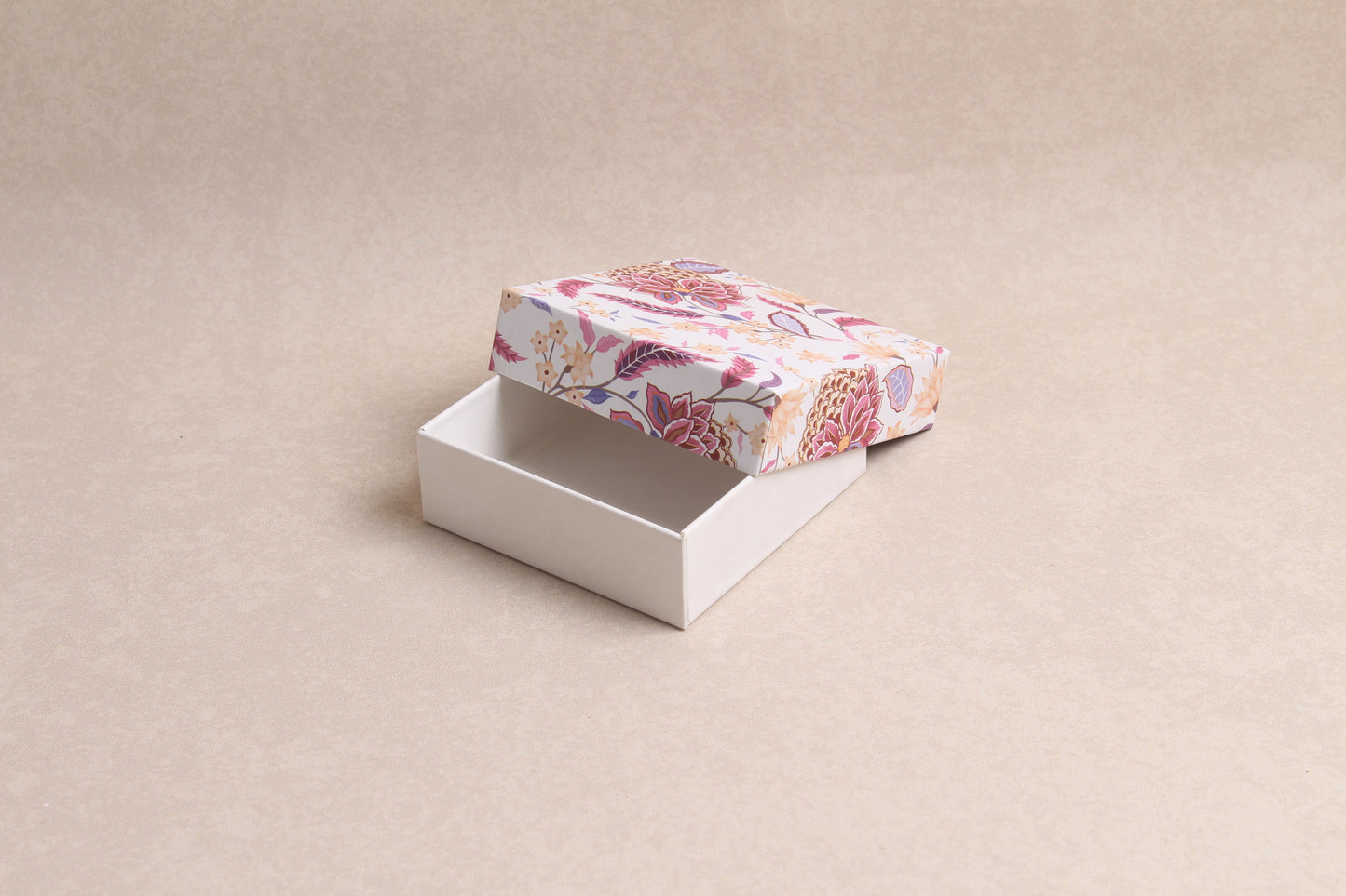 4" x 4" x 1.25"