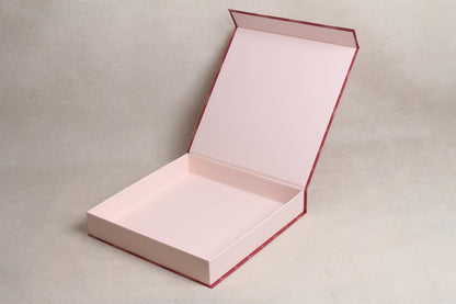 11.25" x 11.25" x 2" [Magnetic Box]