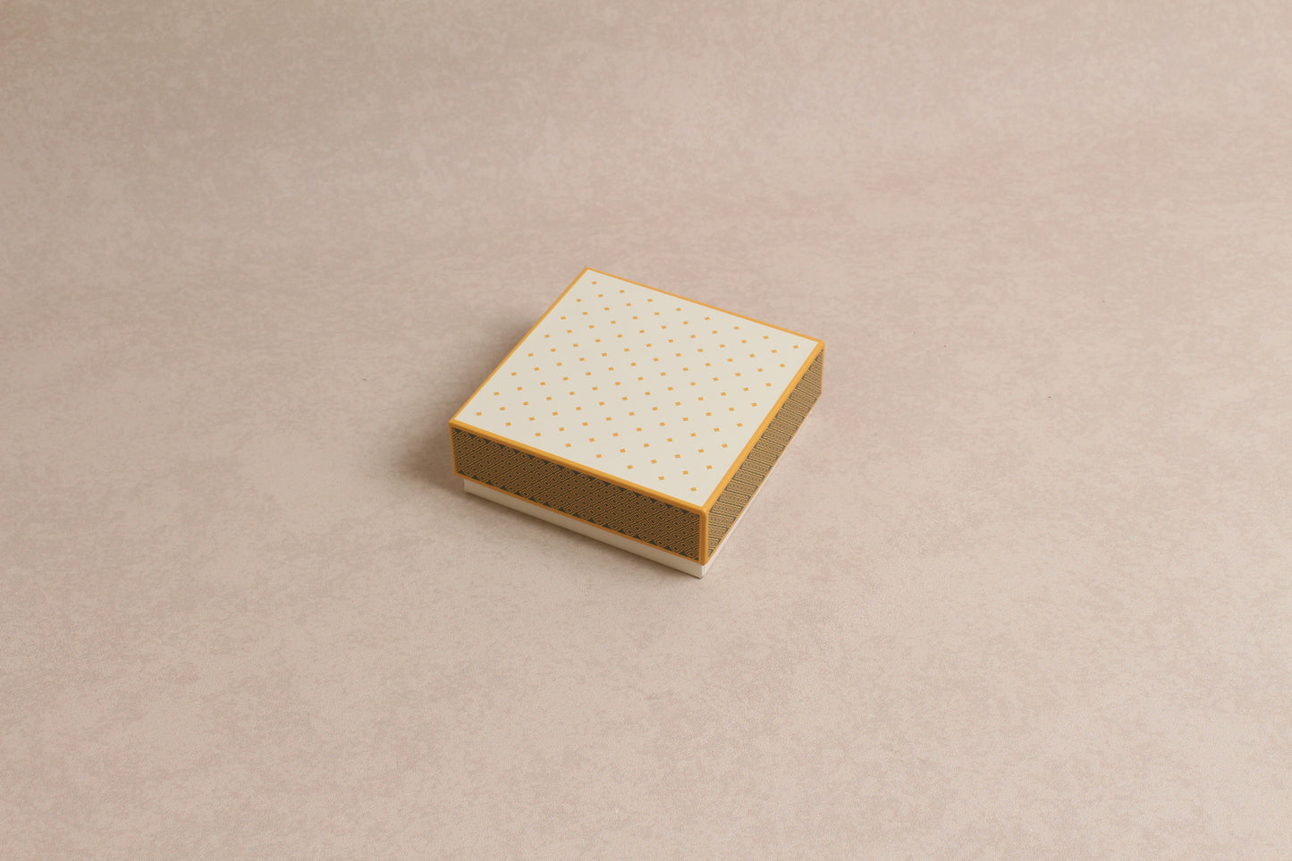 4" x 4" x 1.25"