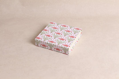 5.75" x 5.75" x 1.25" (9 Piece Chocolate Box) %mag%