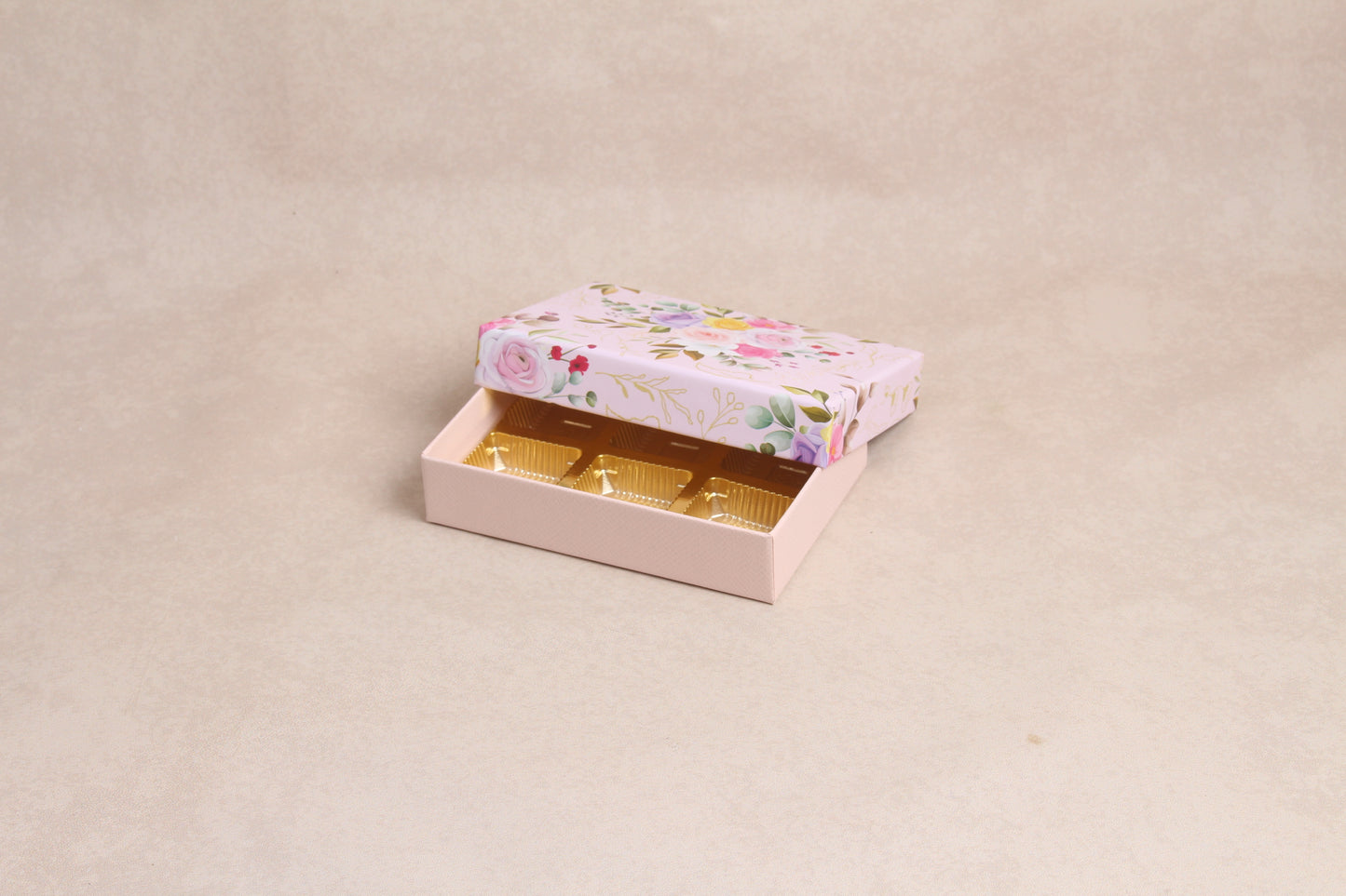 5.75" x 4" x 1.25" ( 6 Piece Chocolate Box )