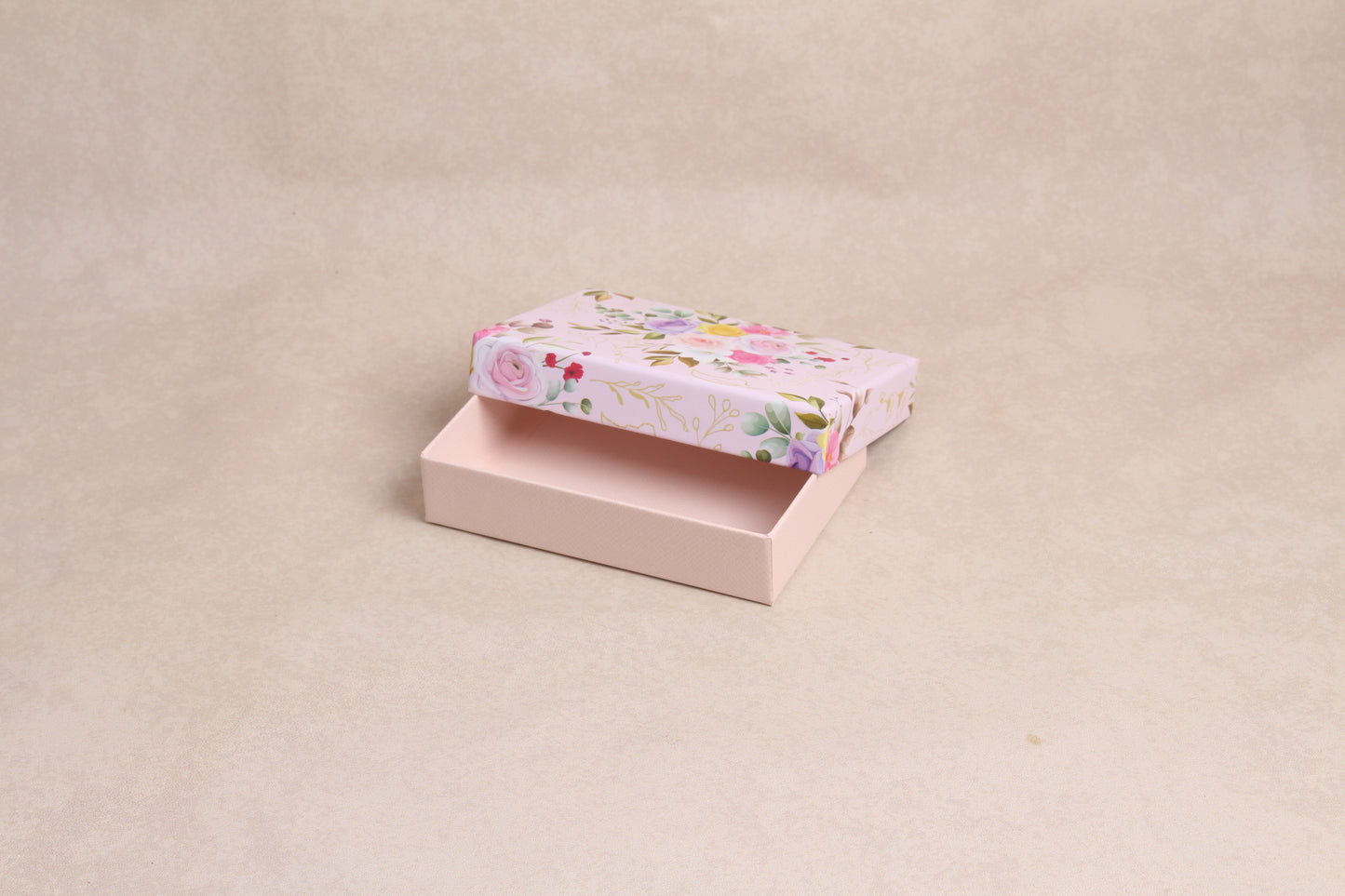 5.75" x 4" x 1.25" ( 6 Piece Chocolate Box )