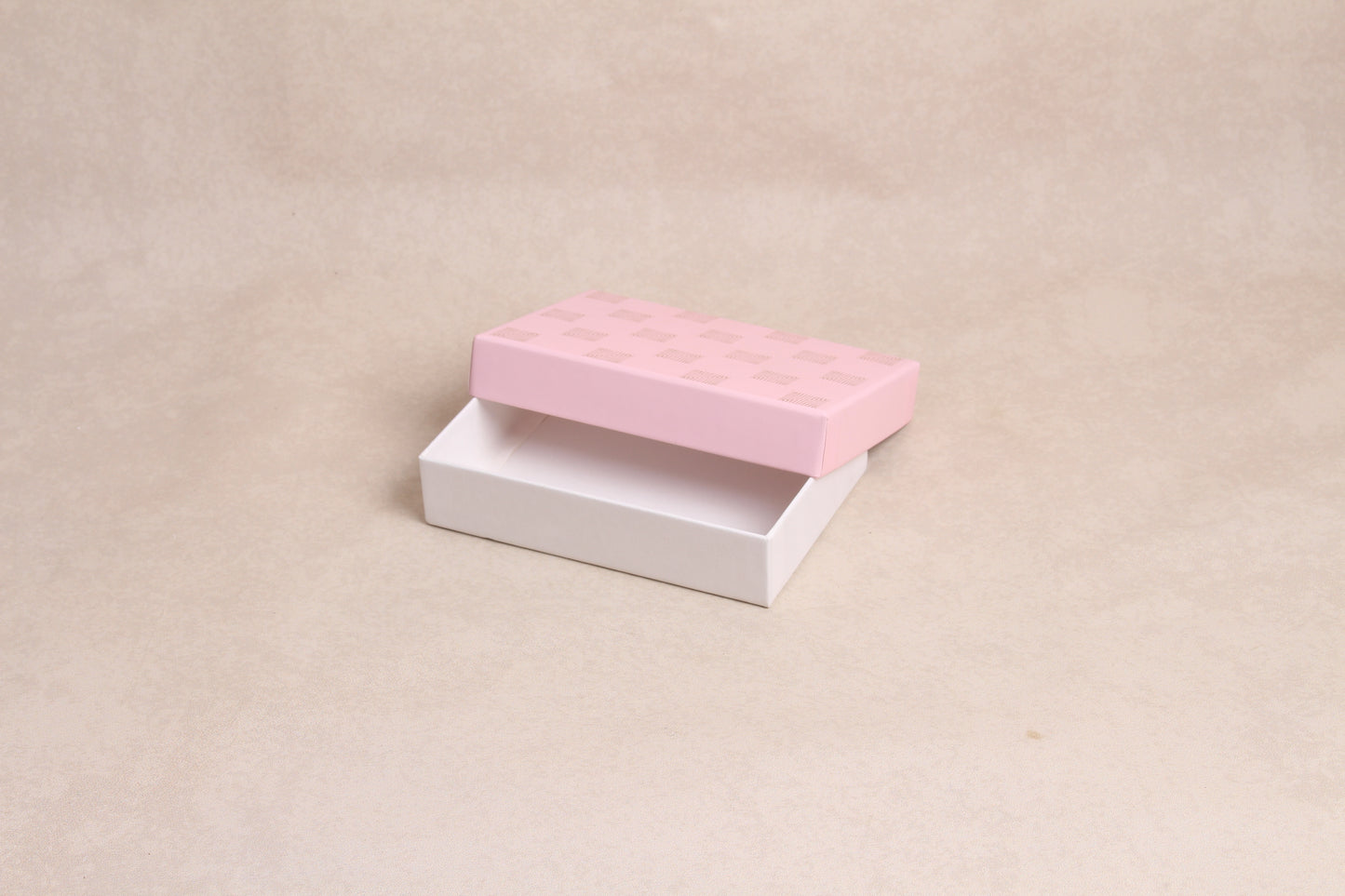 5.75" x 4" x 1.25" ( 6 Piece Chocolate Box )