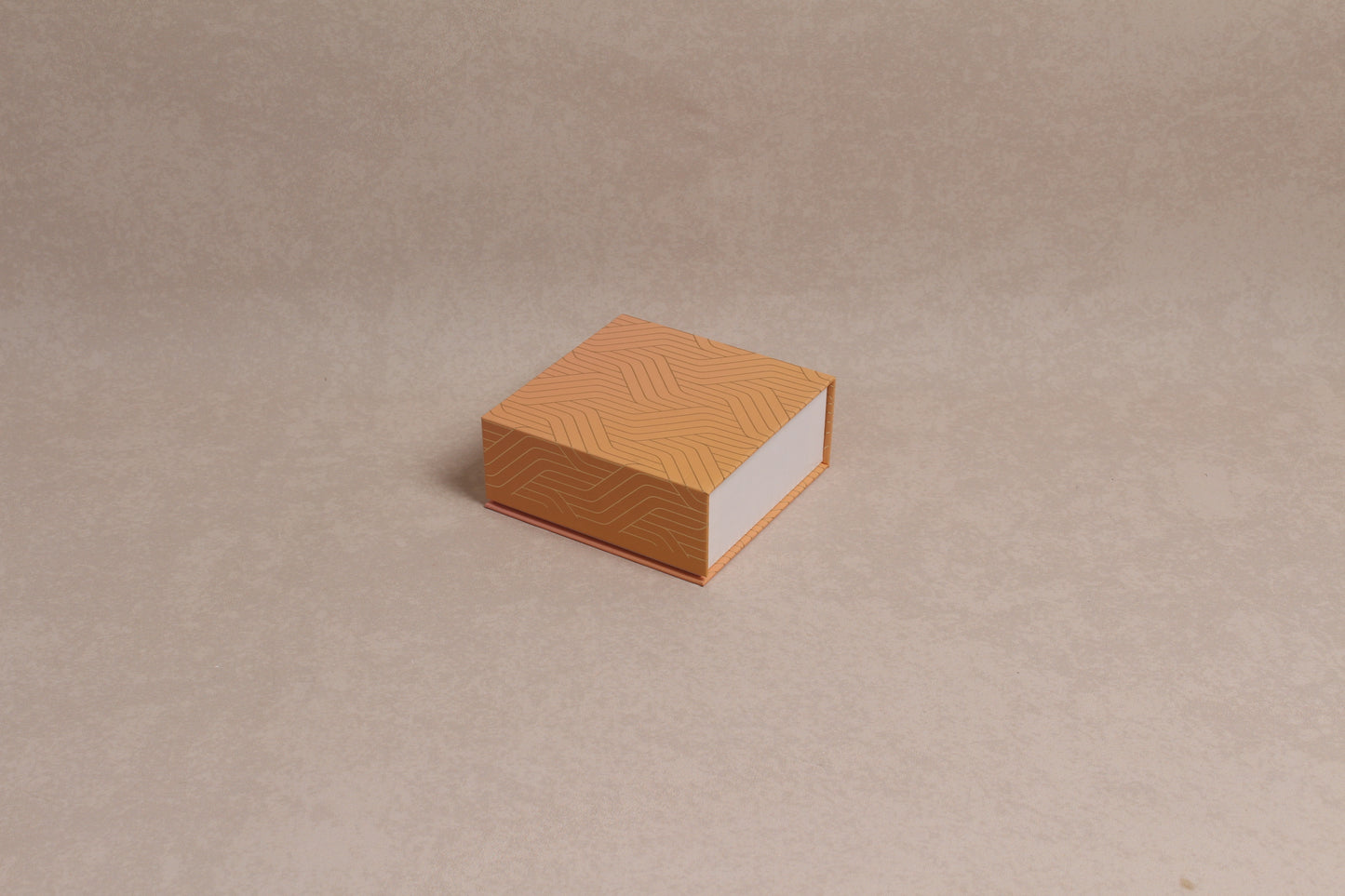 4.75" x 4.75" x 1.75" %mag%