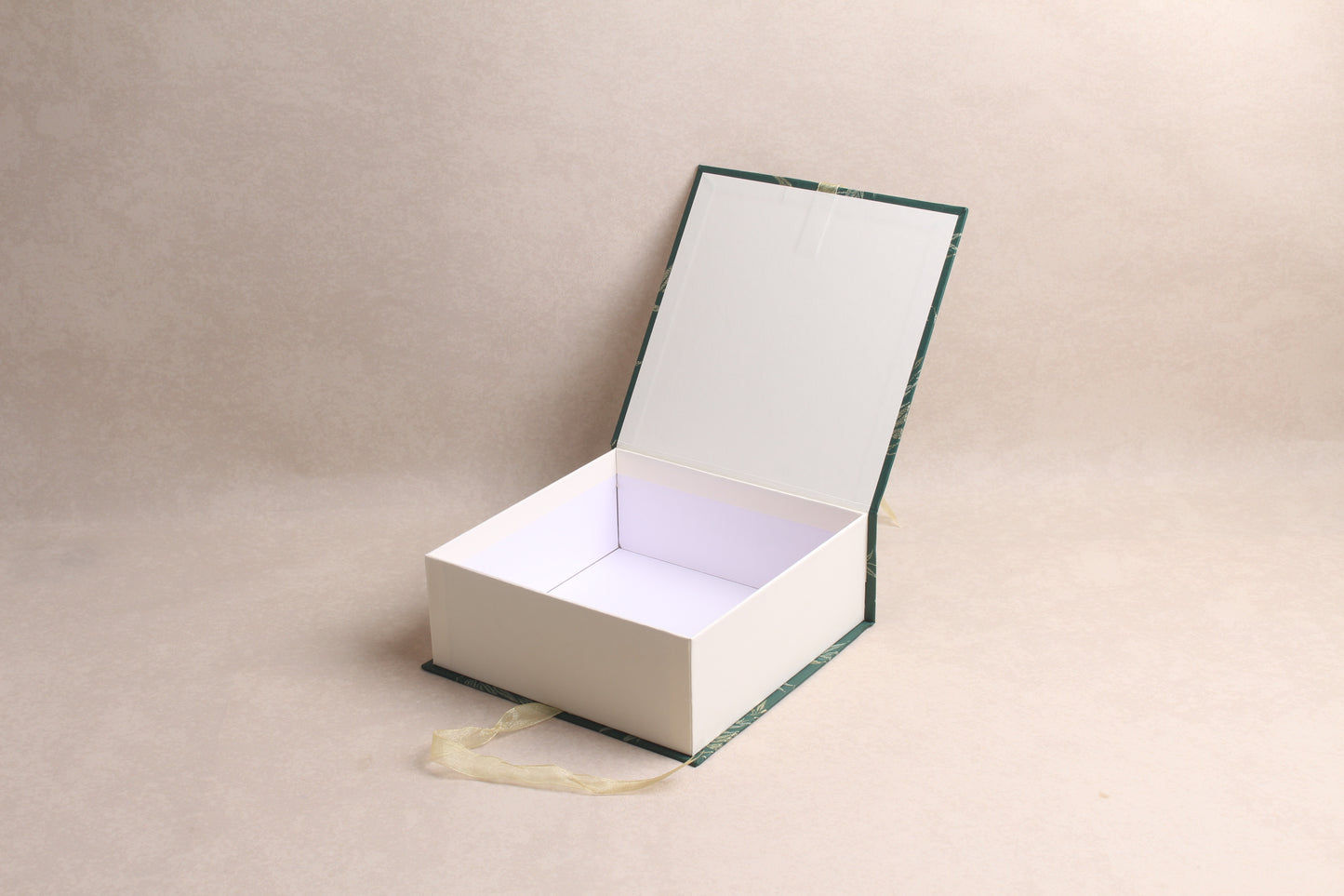 8.25" x 8.25" x 3" %rib%