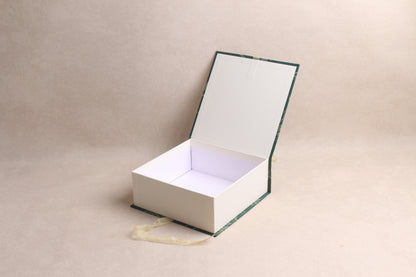 8.25" x 8.25" x 3" %rib%