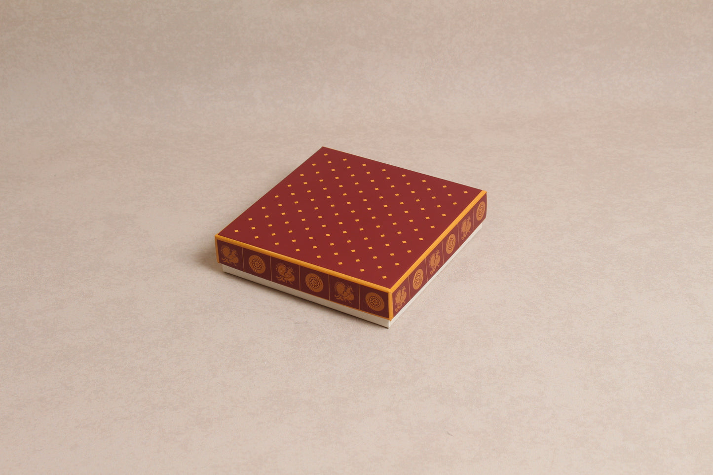 5.75" x 5.75" x 1.25" (9 Piece Chocolate Box)