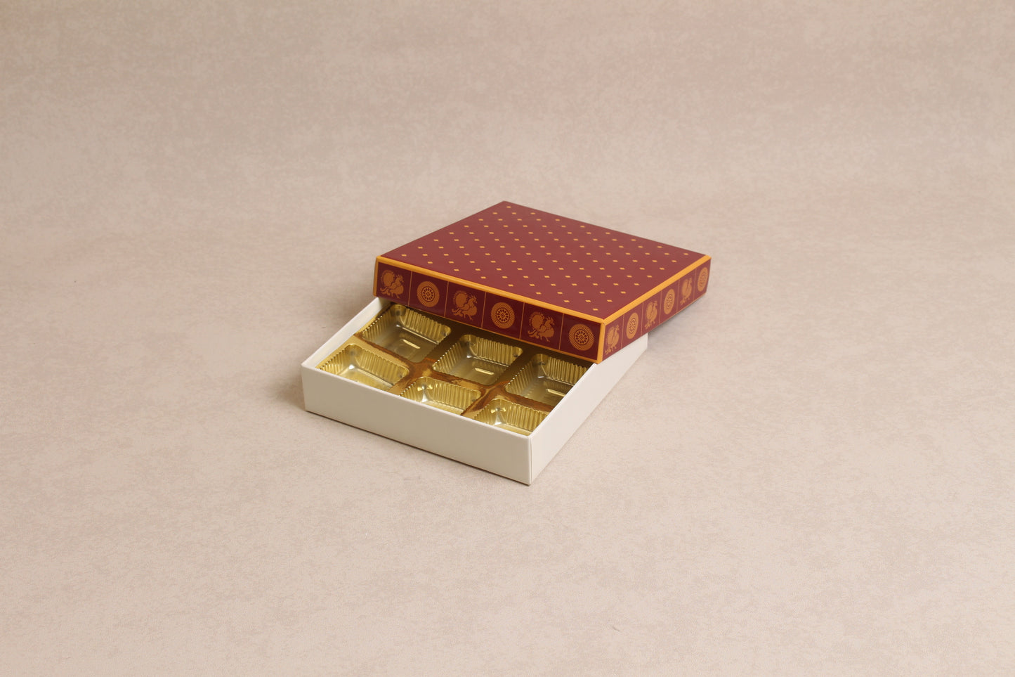 5.75" x 5.75" x 1.25" (9 Piece Chocolate Box)