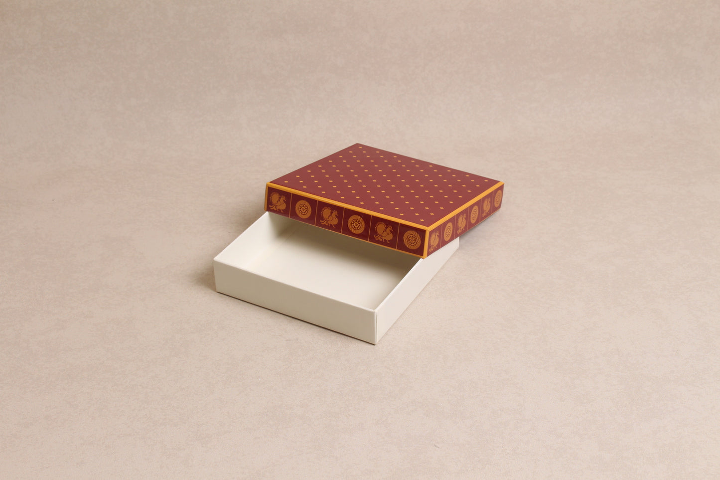 5.75" x 5.75" x 1.25" (9 Piece Chocolate Box)