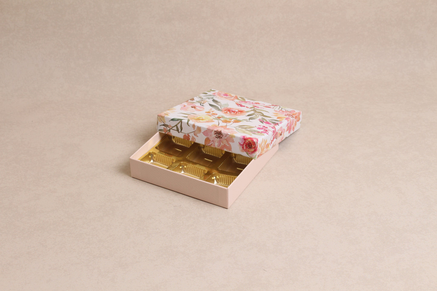 5.75" x 5.75" x 1.25" (9 Piece Chocolate Box)