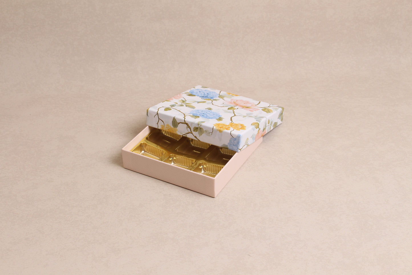 5.75" x 5.75" x 1.25" (9 Piece Chocolate Box)