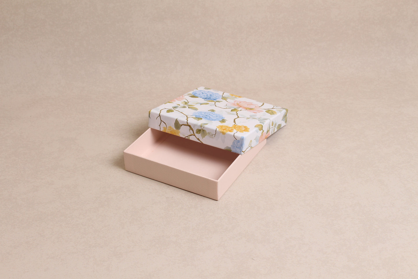 5.75" x 5.75" x 1.25" (9 Piece Chocolate Box)