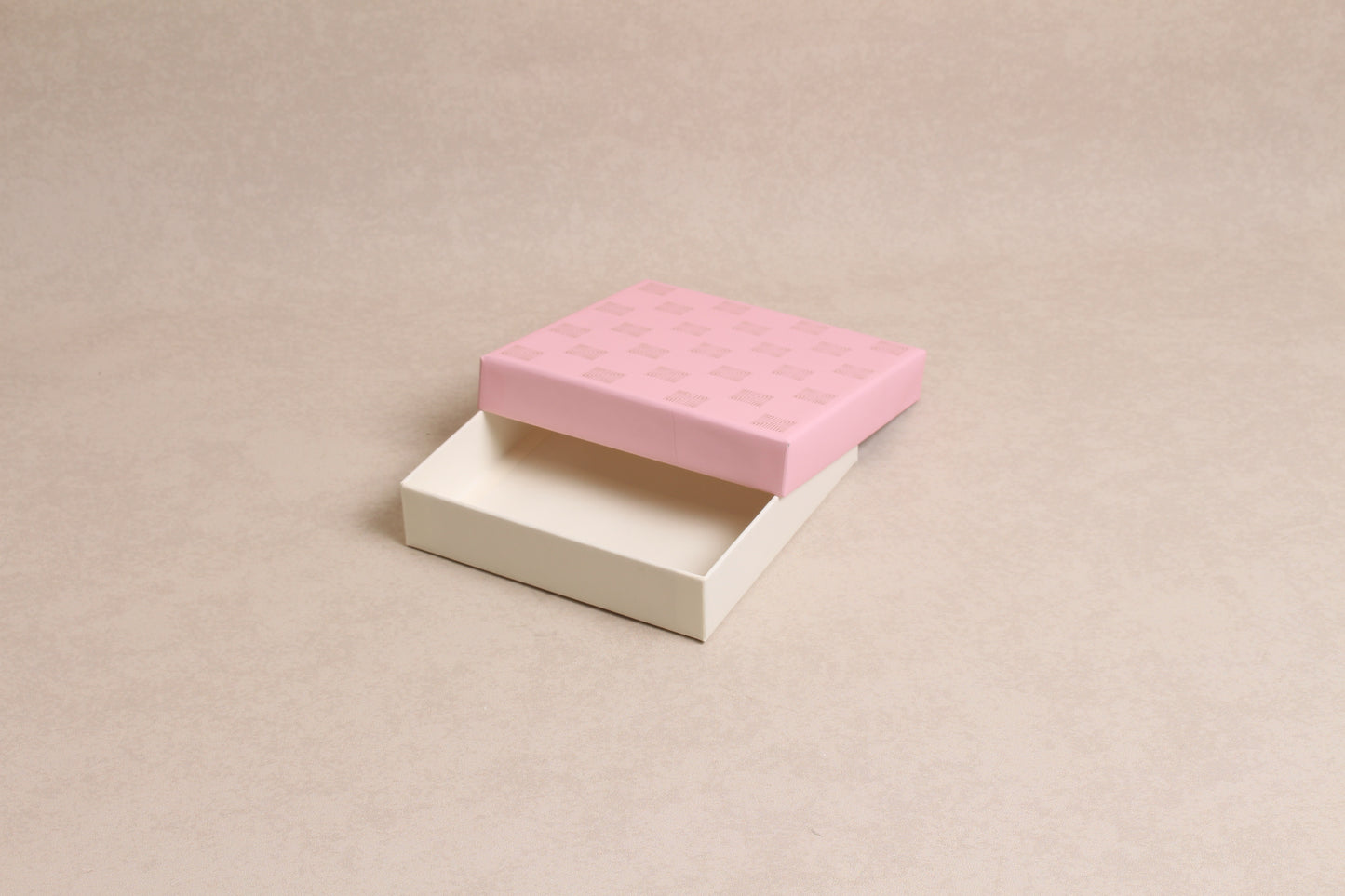 5.75" x 5.75" x 1.25" (9 Piece Chocolate Box)