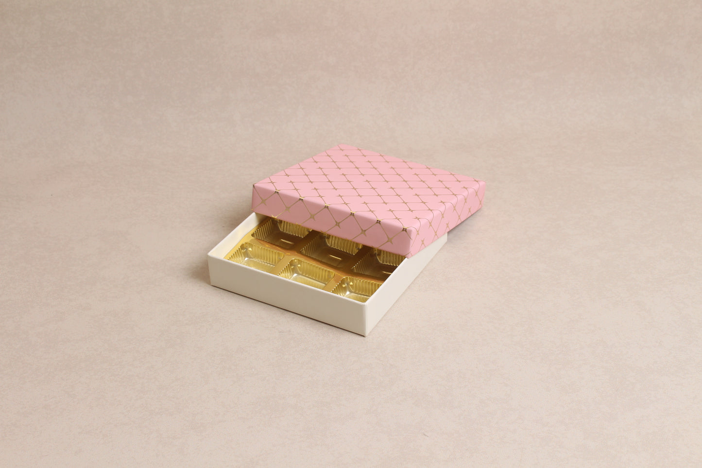 5.75" x 5.75" x 1.25" (9 Piece Chocolate Box)