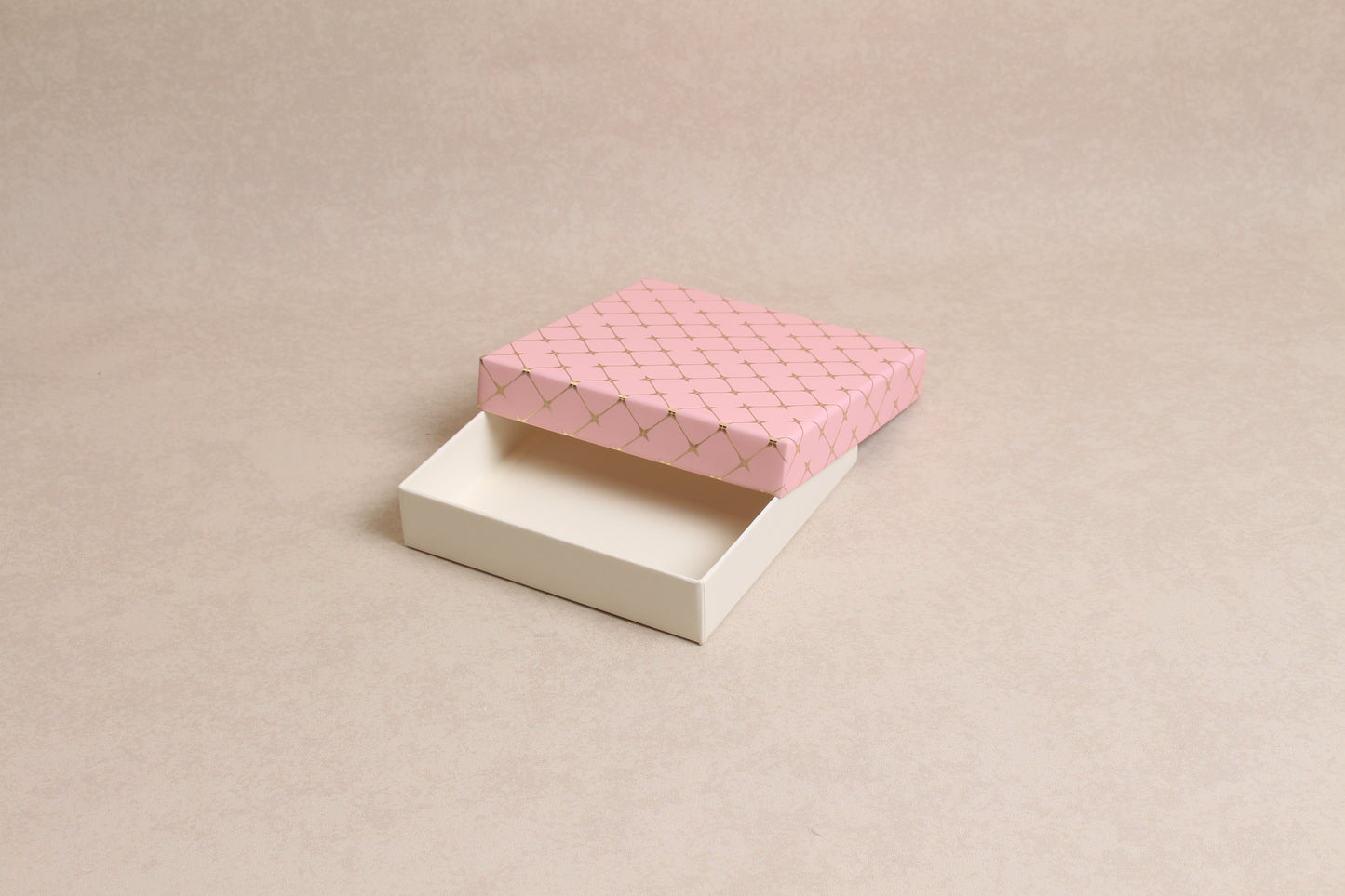 5.75" x 5.75" x 1.25" (9 Piece Chocolate Box)