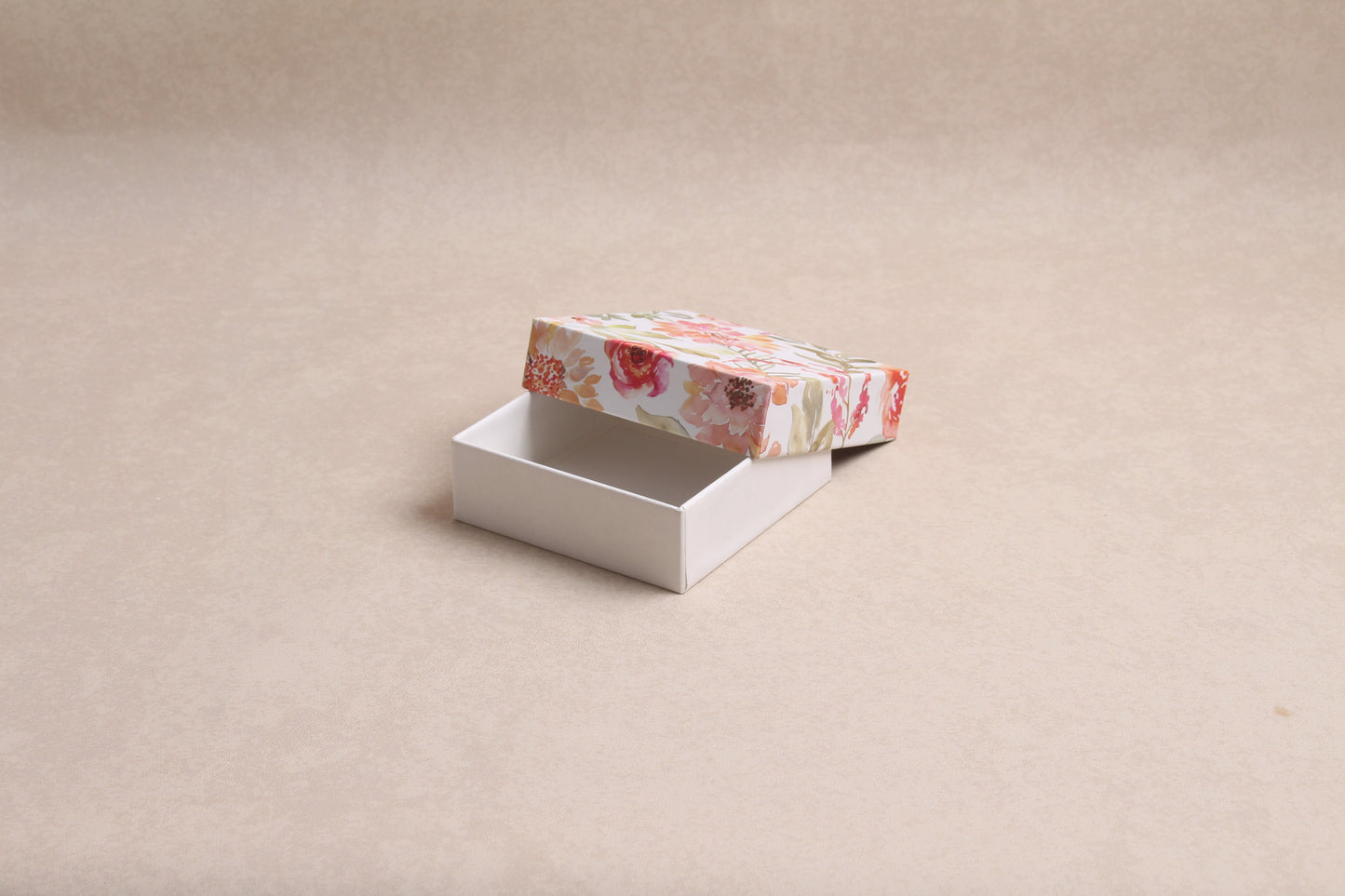 4" x 4" x 1.25"