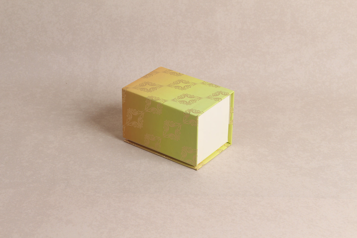 4.5" x 3" x 3" %mag%