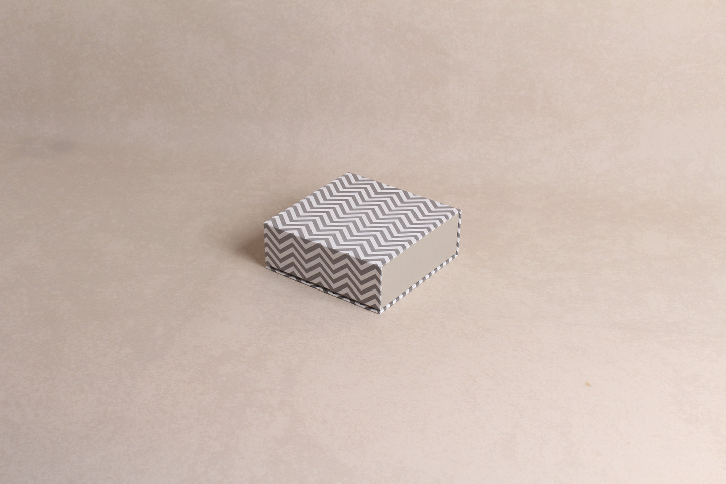 5.5" x 5.5" x 2" %mag%