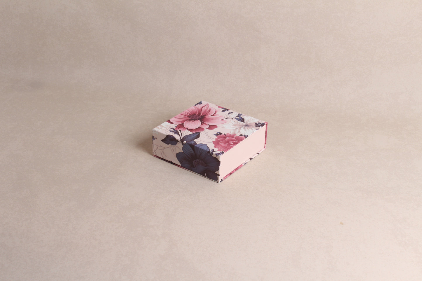 5.5" x 5.5" x 2" %mag%